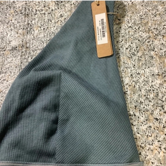 SKIMS NWT set, Deep Plunge 2XL, and Boyfriend Briefs XL - Picture 3 of 4